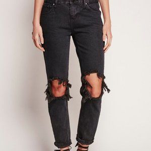 One x One Teaspoon Distressed Boyfriend Jeans